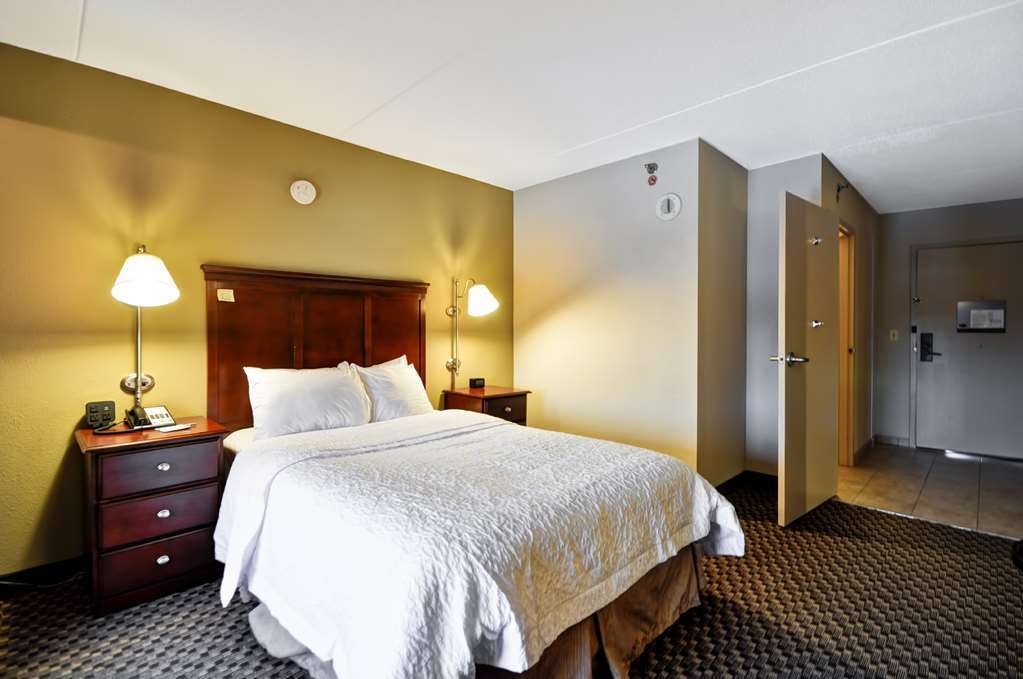 Hampton Inn Detroit Madison Heights South Troy Oda fotoğraf